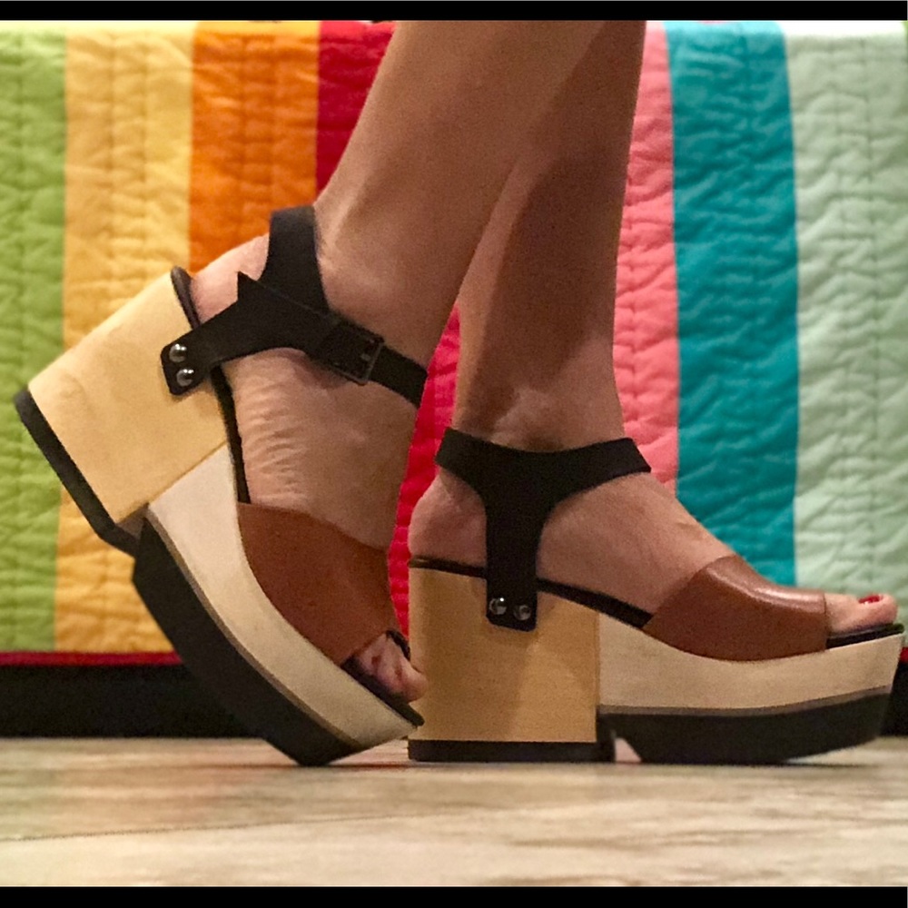 👠 Bicolor Wedge Sandals. Brand new. Size 8.5.